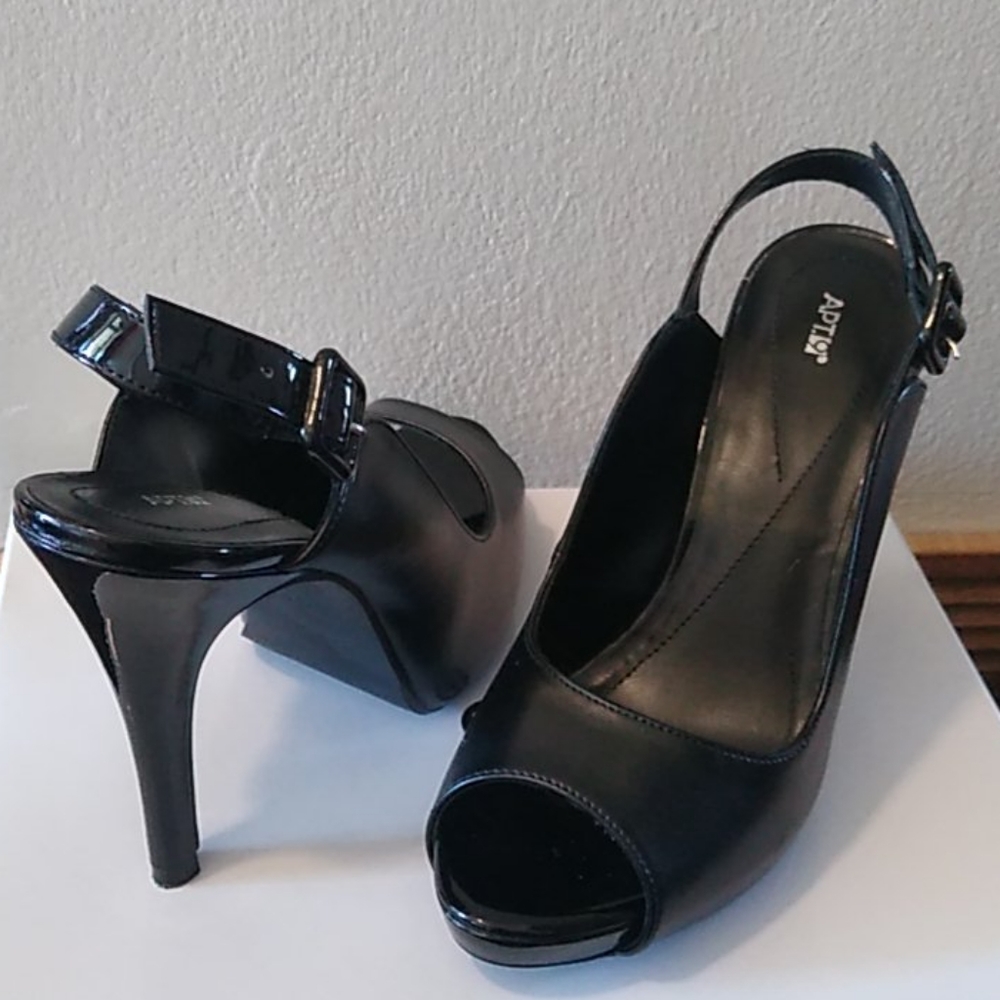 Shoes - Picture 9 of 10